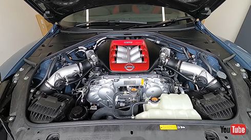 「やっぱりエンジンですよ！」ボンネットを開けると表れる珠玉のエンジン、VR38DETT