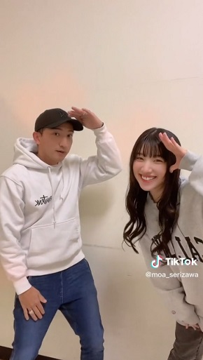 後藤祐樹と芹澤もあが踊る「おっととっと夏だぜ！」