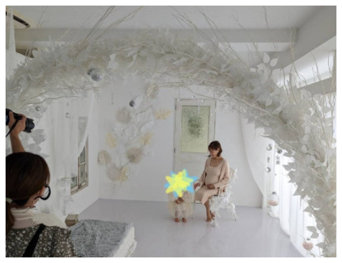 長女とマタニティフォトを撮影する第2子妊娠中の高橋真麻