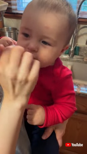 Woman Hypnotizes Her Baby || ViralHog