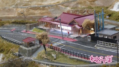 出雲坂根駅、そっくり。延命水をくめるところも再現