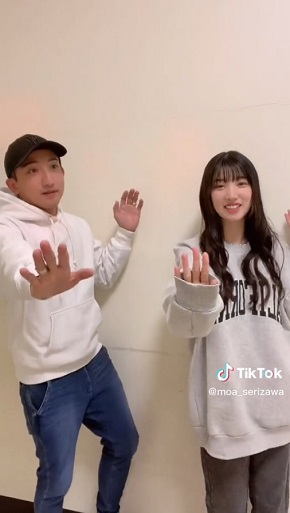 後藤祐樹と芹澤もあが踊る「おっととっと夏だぜ！」