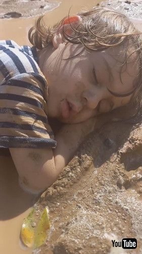 「Child Falls Asleep in Mud Puddle || ViralHog」