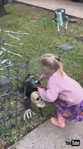 「Singing Toddler Dentist || ViralHog」