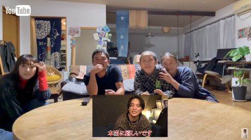 優里のサプライズを家族で見る闘病中のシンガー井上絃くん