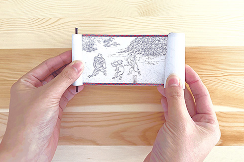 『鳥獣戯画』豆絵巻のプリントデータを無料配布　くるくる巻くと手の平にのるサイズでかわいい