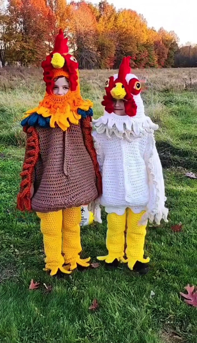 かぎ針編みのニワトリの着ぐるみ