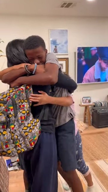 姉の帰宅サプライズ