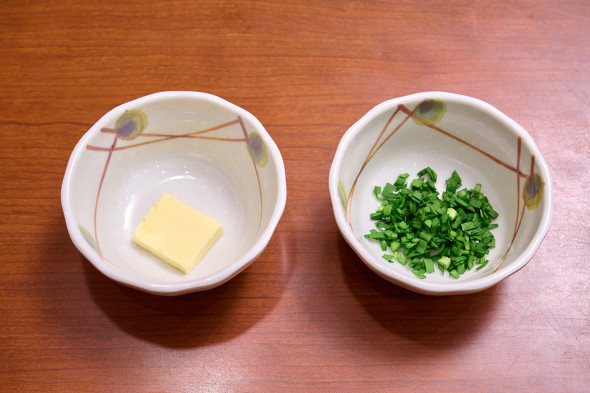 単品のバターと刻み生ニラ