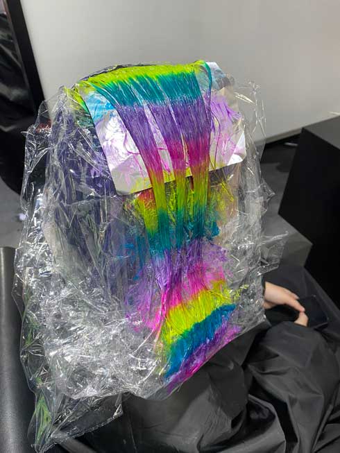 ヘアカラー 髪 オーロラ カラフル レインボー
