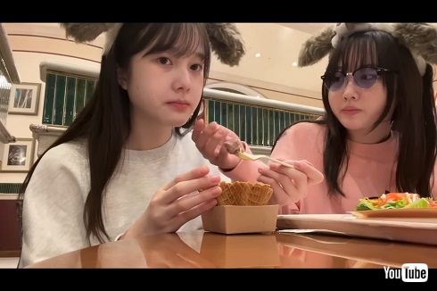 USJで遊ぶ本田望結と本田紗来