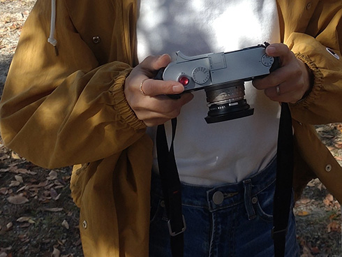 妻「写真撮ってあげる」→カメラの扱いにヒヤヒヤ……でも一番怖かったのは　「わかりみが深い」「落語のオチみたい」