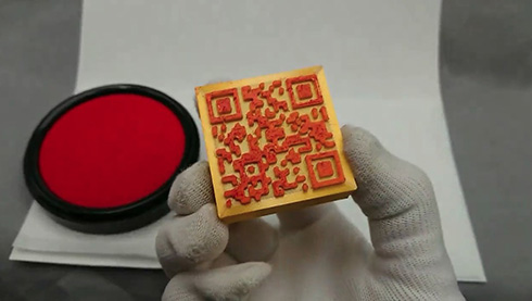 3DプリンタとQRコードで金印を現代風に再現　「数千年後の人類が発掘したら困惑」「歴史の授業で活躍しそう」