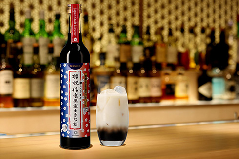 「桔梗信玄餅」をリキュールで再現した“夜の信玄餅”が登場　黒蜜の甘さときな粉の香りを味わえる大人向けアルコール飲料