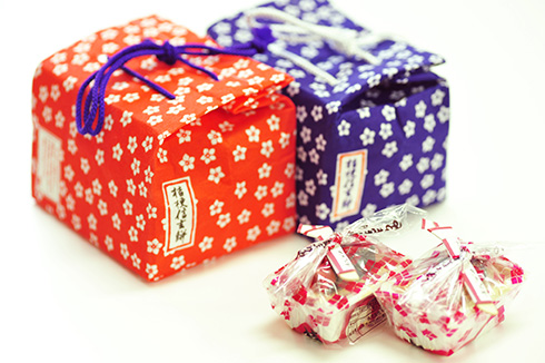 「桔梗信玄餅」をリキュールで再現した“夜の信玄餅”が登場　黒蜜の甘さときな粉の香りを味わえる大人向けアルコール飲料