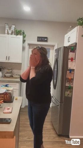 「Surprising my Parents with Their First Grandchild || ViralHog」