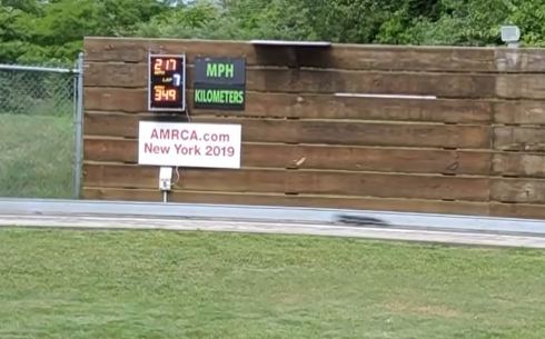 時速349キロ（時速217マイル）を達成！