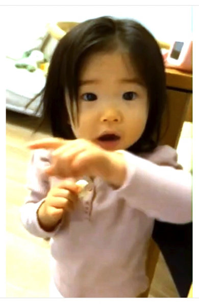 フッくんこと布川敏和、桃花の子どもで1歳孫夕結ちゃんの成長記更新