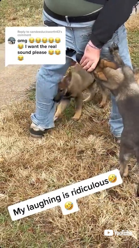 振り切ろうとする男性