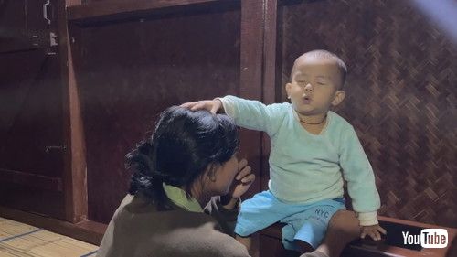 「Child Imitates the Priest Praying || ViralHog」