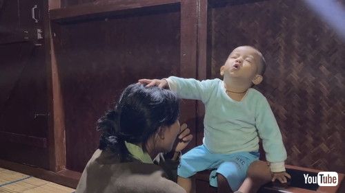 「Child Imitates the Priest Praying || ViralHog」