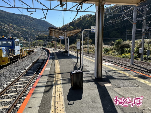 のどかな地方ローカル線気分を満喫できる甲斐常葉駅
