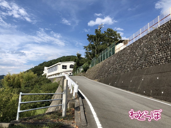 最後の難関「激坂」。このときだけはさすがにクルマがうらやましかった