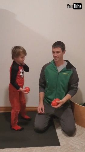 「Father-Son Duo Practice Partner Juggling - 1387000」