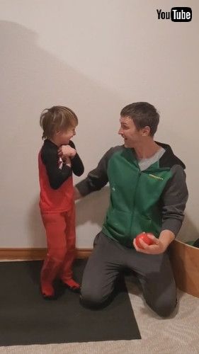 「Father-Son Duo Practice Partner Juggling - 1387000」
