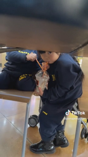 笑わないでという姉妹