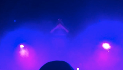 EDM風般若心経と派手なライトアップの“パリピ善光寺”　「俺の葬式こういう感じにして」「仏教のアミューズメントパーク」と話題