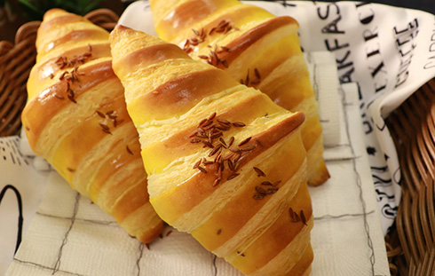 ココイチのカレーパン屋が名古屋地下街にオープン　開発に1年以上かけた20種類以上のカレーパンが登場