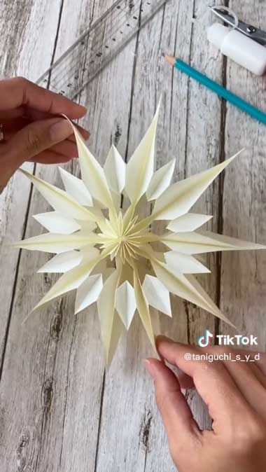 折り紙 紙工作 オーナメント クリスマス 雪の結晶 谷口松雄堂