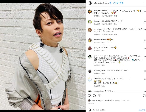 愛犬を抱く西川貴教