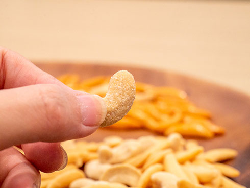 亀田のなぜうま・パウダーたっぷりのカシューナッツ