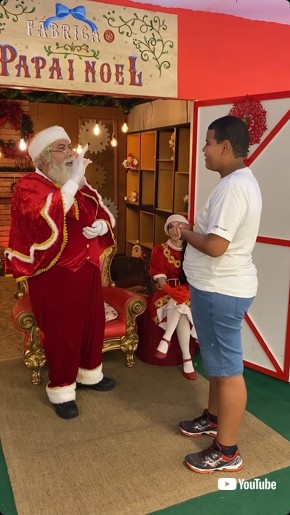 手話を返すサンタ