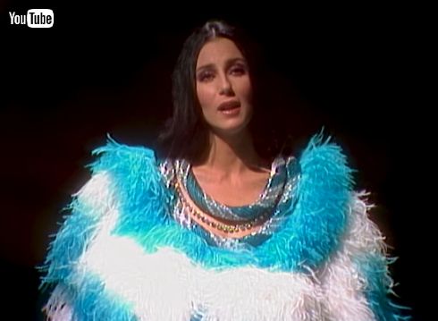 歌手で俳優のシェール