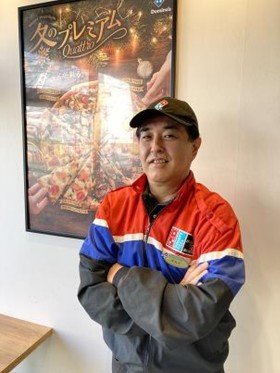 　ドミノ・ピザは12月26日から、大阪の「ドミノ・ピザ 東三国店」で、「1枚買うと2枚無料」キャンペーンを期間限定で実施