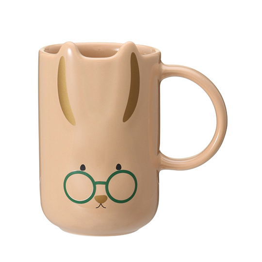 スタバ新作マグカップ、男性ブランコにそっくりと話題　本人も思わず「似てる！」