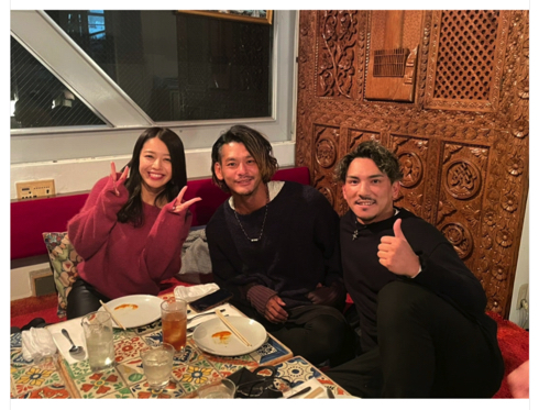 恋愛バラエティー番組「あいのり」桃とクロが鉄平や聖二ら15人と忘年会