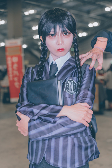 黒蜜糖と傷口にポン酢の「ウェンズデー」ウェンズデーとハンド