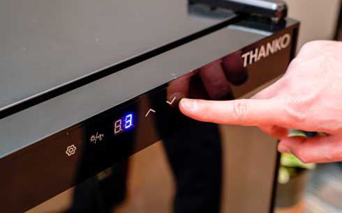 サンコー 一升瓶を2段縦置きできる 日本酒 冷蔵庫 俺の酒蔵 朝霧