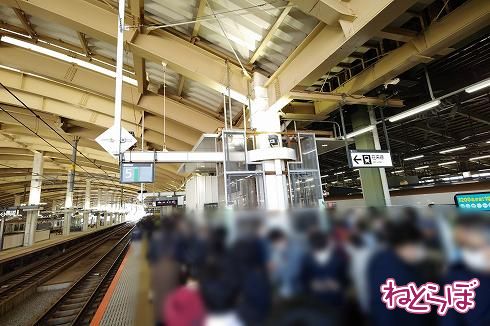 始発のいなほの混雑