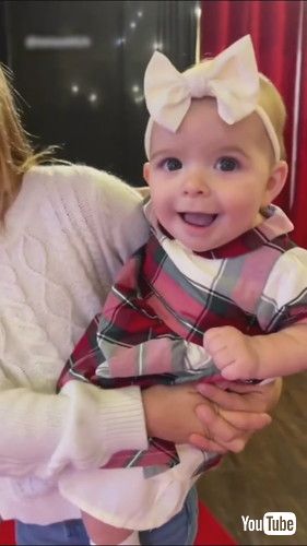 うれしそうな赤ちゃん