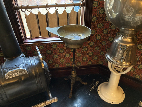 ディズニーランドで髪を切ってもらった写真がすてき