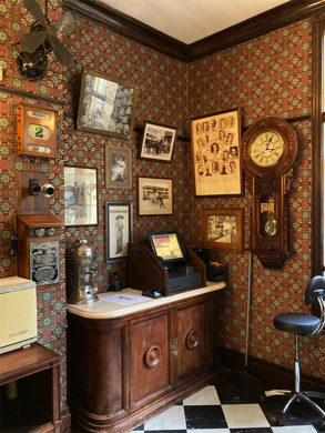 ディズニーランドで髪を切ってもらった写真がすてき