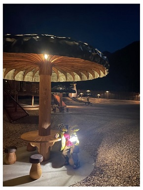 アミューズ本社お庭エリアのムーミン谷風コーナー