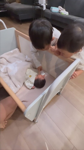 「7号初対面　1歳の母誕生」