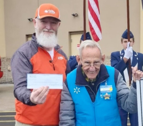 「スーパー勤務の82歳おじいちゃんに退職金を寄付しませんか？」　呼びかけが注目され約1936万円が集まり話題