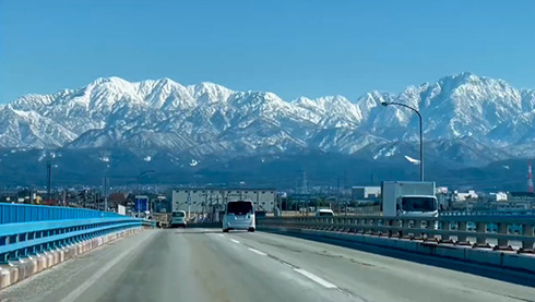 富山の絶景がすごい迫力　国道8号線から見える立山連峰が感動的だと話題
